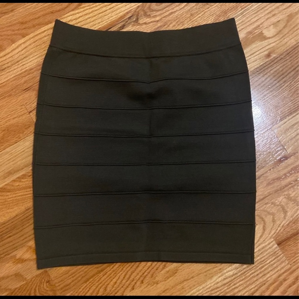 Olive green fitted pencil skirt